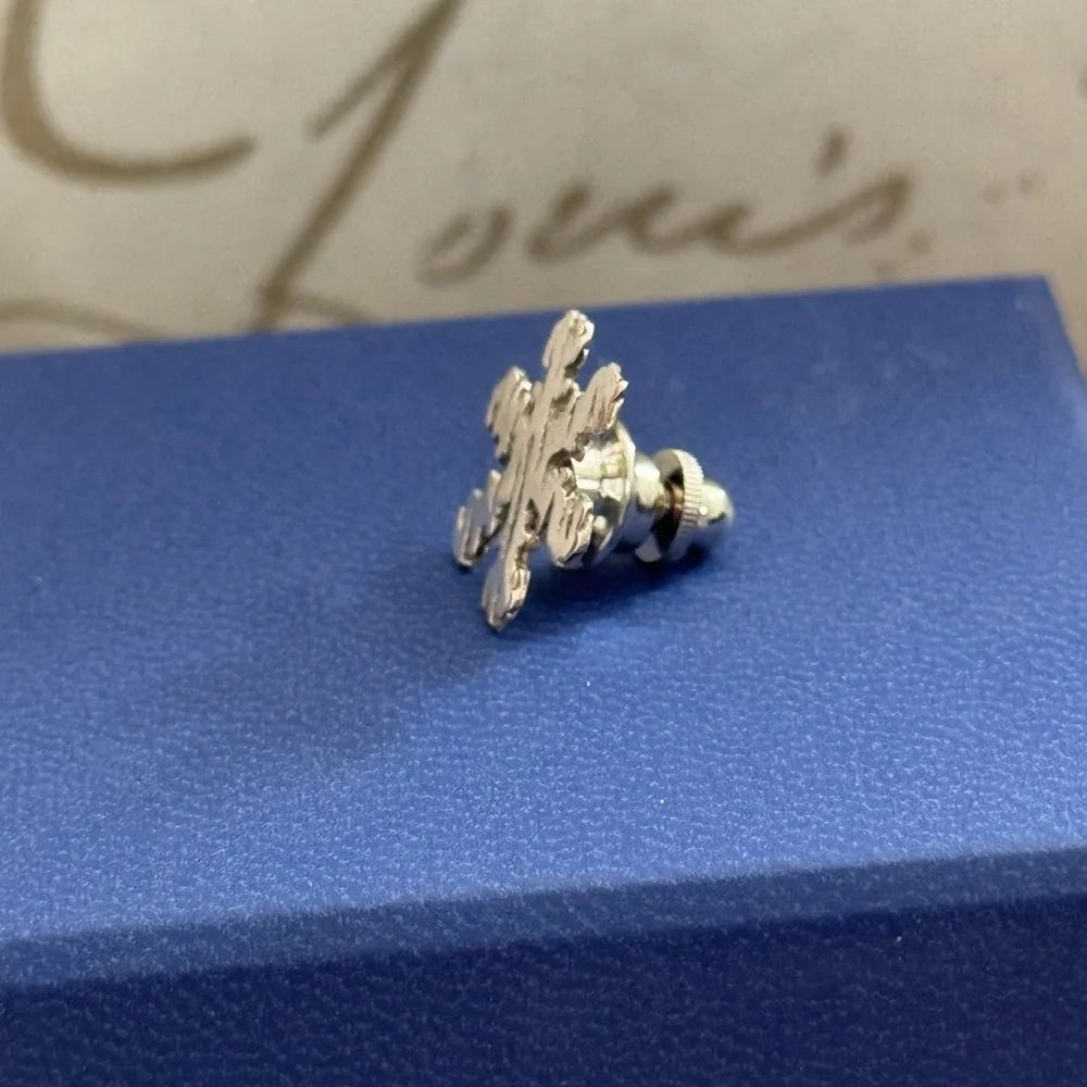 John Hardy .925 Sterling Silver Snowflake Pin / Tie Tac